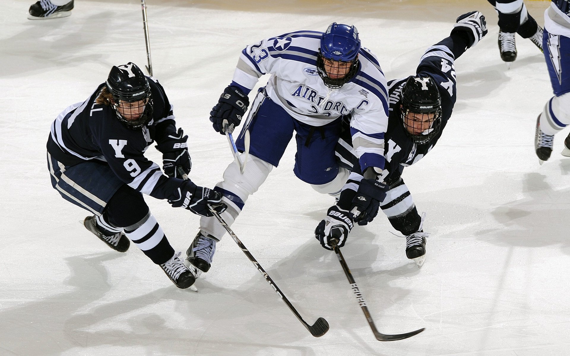 加维完成自我救赎，芬兰险胜克罗地亚，足球之夜的双重叙事