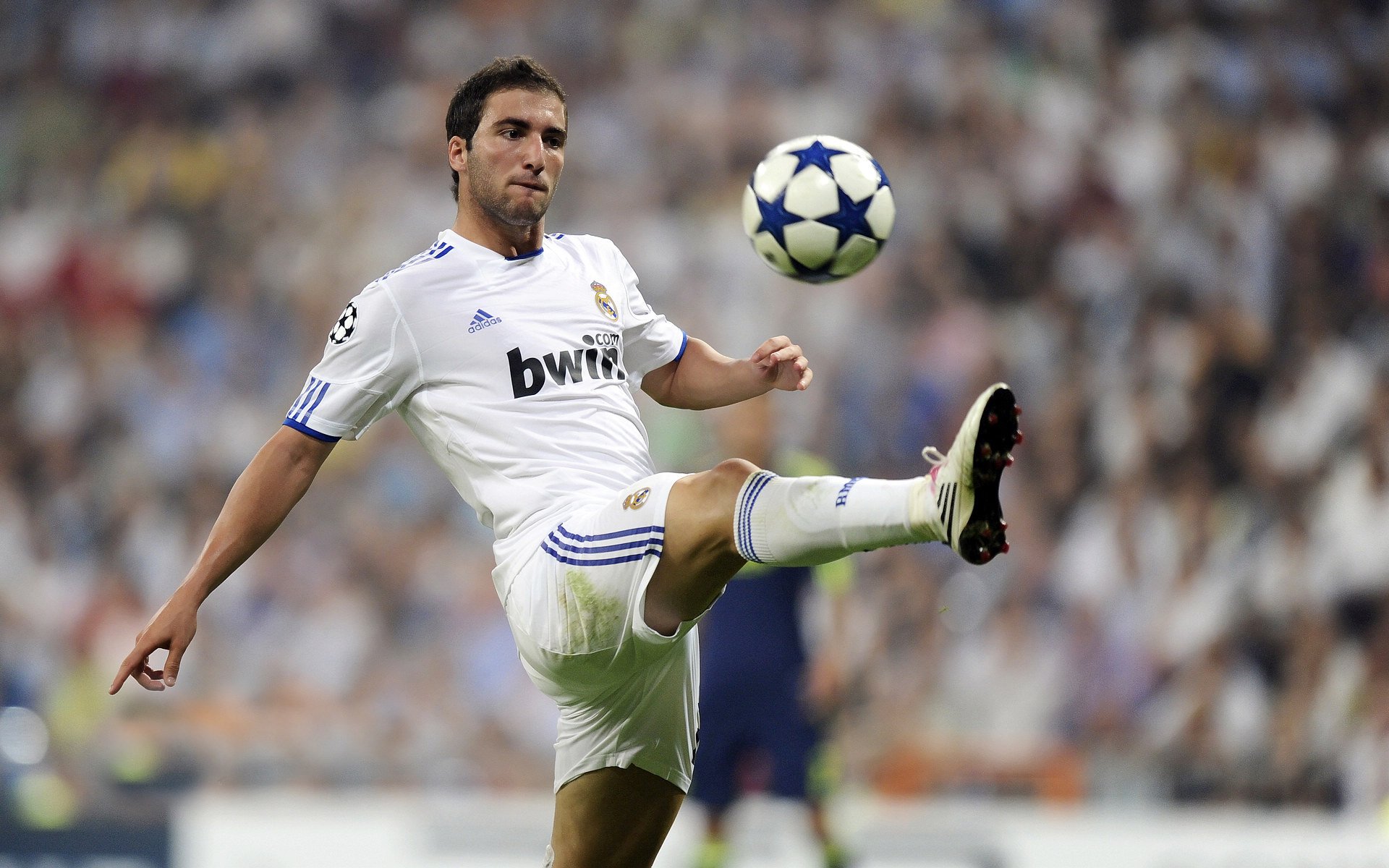 智利稳稳拿下秘鲁，德里赫特在焦点战证明自己